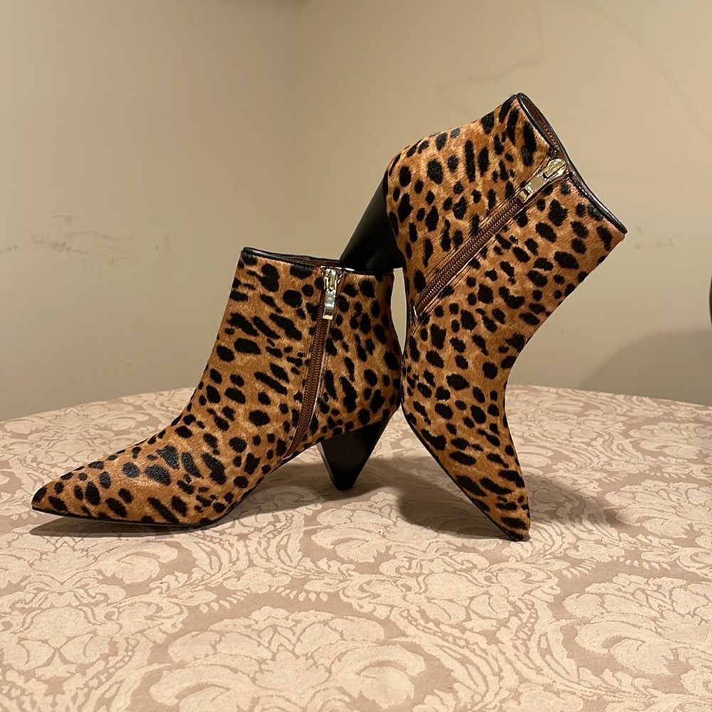 Brand New in Box Franco Sarto “Delighted2” Camel HR Heeled Ankle Booties Sz. 7